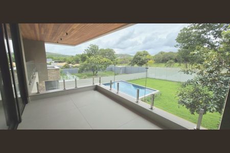 Casa de condomínio à venda com 550m², 4 quartos e 3 vagas
