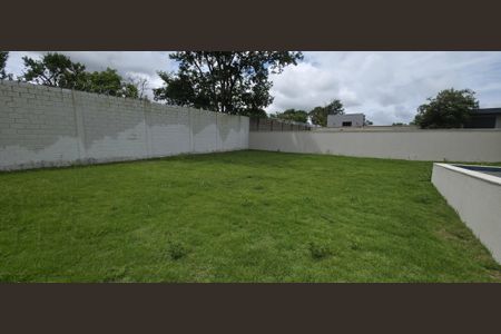 Casa de condomínio à venda com 550m², 4 quartos e 3 vagas