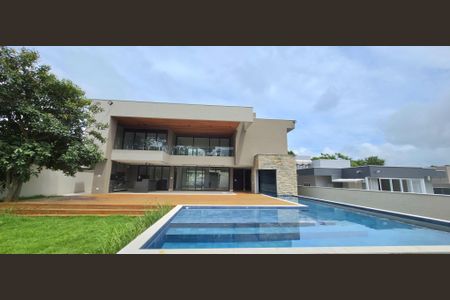 Casa de condomínio à venda com 550m², 4 quartos e 3 vagas
