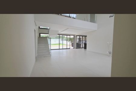 Casa de condomínio à venda com 550m², 4 quartos e 3 vagas
