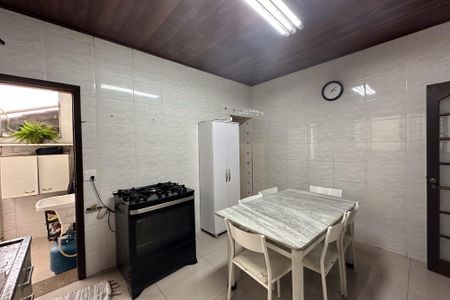 Casa para alugar com 120m², 4 quartos e 2 vagas