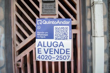 Casa à venda com 200m², 3 quartos e 5 vagasPLAQUINHA