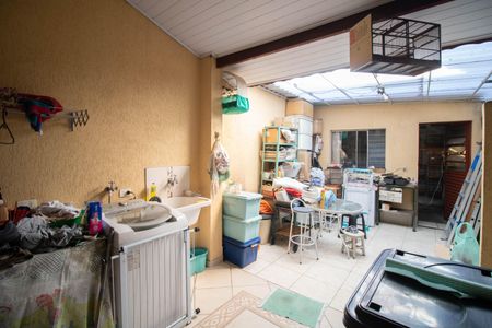 Casa à venda com 200m², 3 quartos e 5 vagasQUINTAL E ÁREA DE SERVIÇO