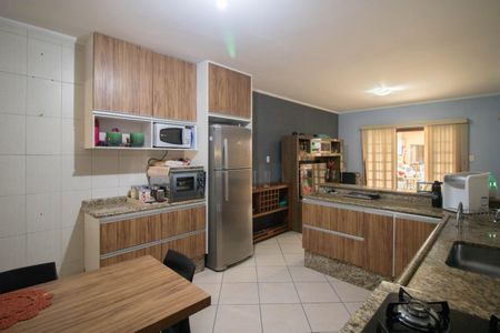 Casa à venda com 200m², 3 quartos e 5 vagasCOZINHA