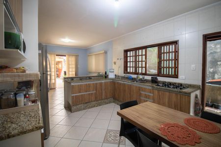 Casa à venda com 200m², 3 quartos e 5 vagasCOZINHA