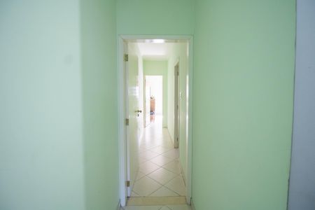 Casa à venda com 200m², 3 quartos e 5 vagasCORREDOR