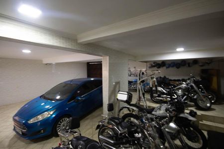 Casa à venda com 670m², 5 quartos e 8 vagasGaragem