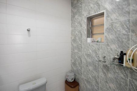 Casa à venda com 670m², 5 quartos e 8 vagasBanheiro 5