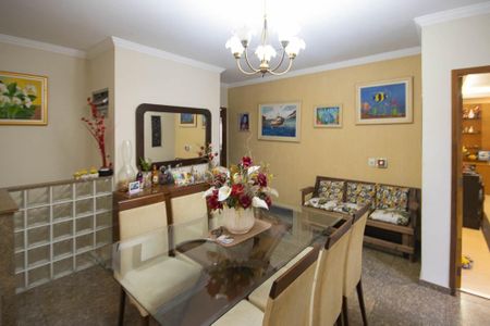 Casa à venda com 670m², 5 quartos e 8 vagasSala de Jantar