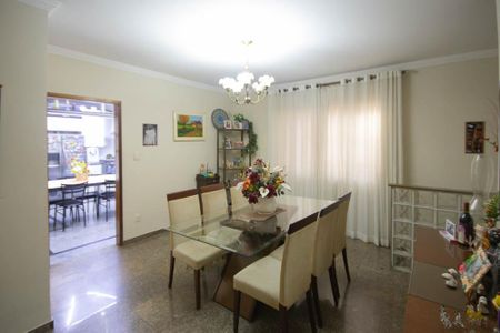 Casa à venda com 670m², 5 quartos e 8 vagasSala de Jantar