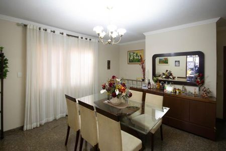 Casa à venda com 670m², 5 quartos e 8 vagasSala de Jantar