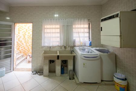 Casa à venda com 670m², 5 quartos e 8 vagasÁrea de Serviço