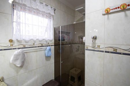 Casa à venda com 670m², 5 quartos e 8 vagasBanheiro da Suíte 2