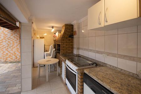 Casa à venda com 670m², 5 quartos e 8 vagasChurrasqueira