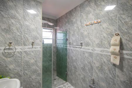 Casa à venda com 670m², 5 quartos e 8 vagasBanheiro da Suíte 1