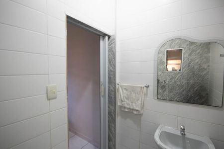 Casa à venda com 670m², 5 quartos e 8 vagasBanheiro 5