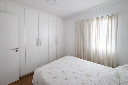 Apartamento à venda com 68m², 2 quartos e 2 vagasQuarto 2