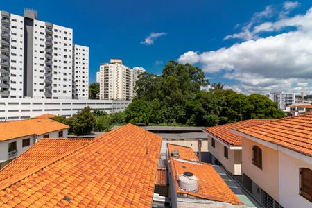 Casa de condomínio à venda com 200m², 3 quartos e 2 vagas Casa de condomínio à venda com 200m², 3 quartos e 2 vagasCobertura - Vista
