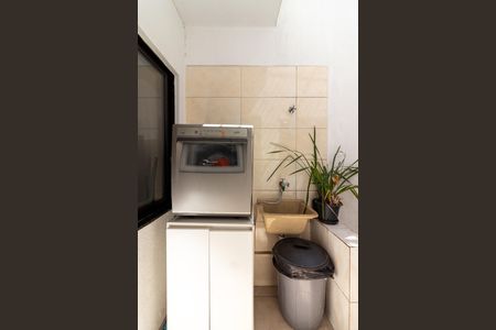 Casa de condomínio à venda com 200m², 3 quartos e 2 vagas Casa de condomínio à venda com 200m², 3 quartos e 2 vagasÁrea de Serviço