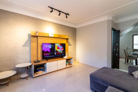 Casa de condomínio à venda com 200m², 3 quartos e 2 vagas Casa de condomínio à venda com 200m², 3 quartos e 2 vagasSala de Estar