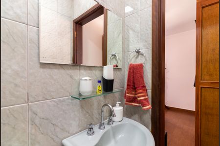 Casa de condomínio à venda com 200m², 3 quartos e 2 vagas Casa de condomínio à venda com 200m², 3 quartos e 2 vagasBanheiro da Suíte