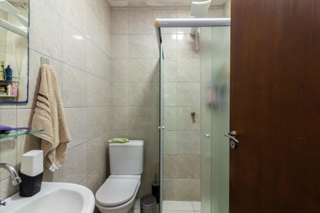 Casa de condomínio à venda com 200m², 3 quartos e 2 vagas Casa de condomínio à venda com 200m², 3 quartos e 2 vagasBanheiro 2