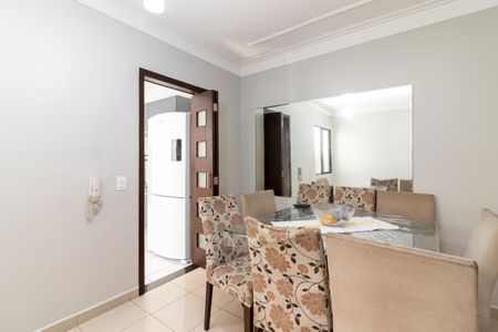 Casa de condomínio à venda com 200m², 3 quartos e 2 vagas Casa de condomínio à venda com 200m², 3 quartos e 2 vagasSala de Jantar