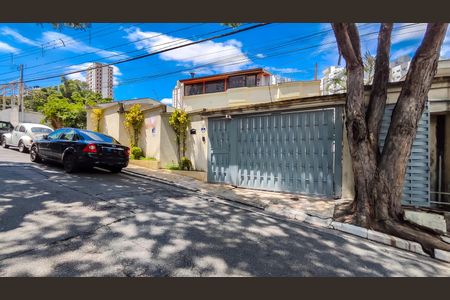 Casa de condomínio à venda com 200m², 3 quartos e 2 vagas Casa de condomínio à venda com 200m², 3 quartos e 2 vagasFachada do Condomínio