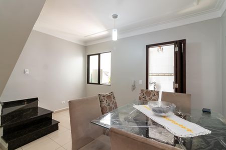 Casa de condomínio à venda com 200m², 3 quartos e 2 vagas Casa de condomínio à venda com 200m², 3 quartos e 2 vagasSala de Jantar