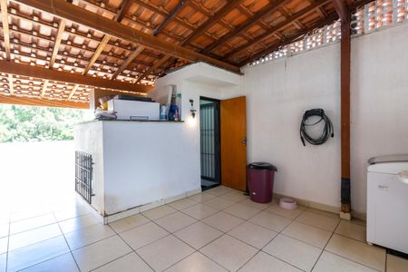 Casa de condomínio à venda com 200m², 3 quartos e 2 vagas Casa de condomínio à venda com 200m², 3 quartos e 2 vagasLavanderia / Área de Lazer