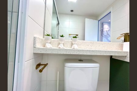 Apartamento à venda com 75m², 2 quartos e 2 vagasBanheiro 1