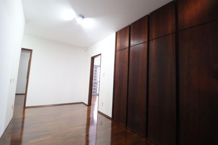 Casa para alugar com 360m², 4 quartos e 4 vagasHall dos Quartos