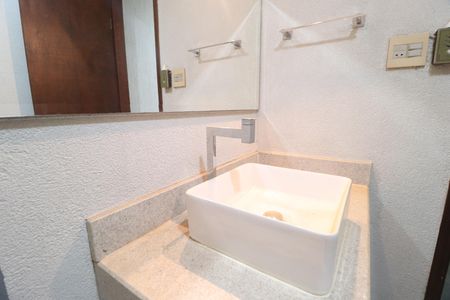 Casa para alugar com 360m², 4 quartos e 4 vagasLavabo