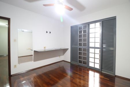 Casa para alugar com 360m², 4 quartos e 4 vagasQuarto 1 - Suíte