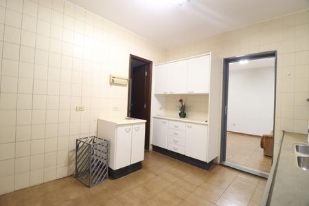 Casa para alugar com 360m², 4 quartos e 4 vagasCozinha
