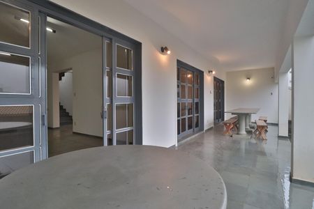 Casa para alugar com 360m², 4 quartos e 4 vagasVaranda