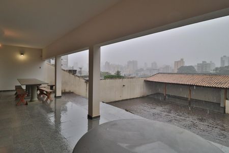 Casa para alugar com 360m², 4 quartos e 4 vagasVaranda