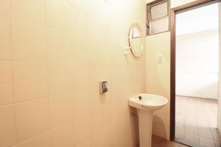 Casa para alugar com 360m², 4 quartos e 4 vagasBanheiro de serviço