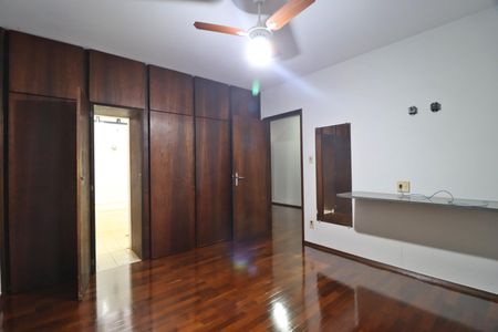 Casa para alugar com 360m², 4 quartos e 4 vagasQuarto 1 - Suíte