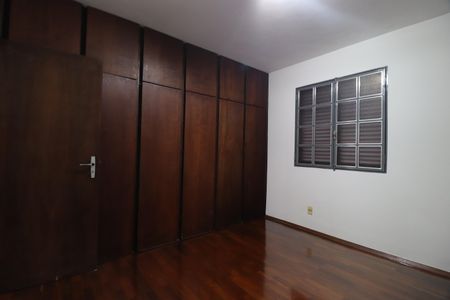 Casa para alugar com 360m², 4 quartos e 4 vagasQuarto 2
