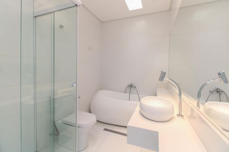 Casa à venda com 168m², 3 quartos e 2 vagasBanheiro Suíte 