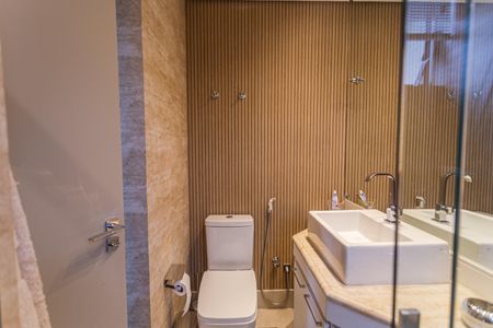 Apartamento à venda com 87m², 3 quartos e 2 vagas Apartamento à venda com 87m², 3 quartos e 2 vagasBanheiro da Suíte