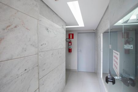 Apartamento à venda com 75m², 3 quartos e 2 vagas Apartamento à venda com 75m², 3 quartos e 2 vagasHall social