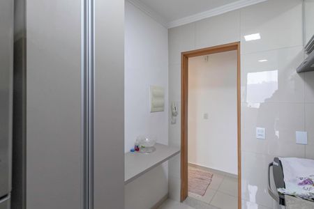 Apartamento à venda com 75m², 3 quartos e 2 vagas Apartamento à venda com 75m², 3 quartos e 2 vagasCozinha e Área de Serviço