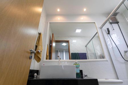 Apartamento à venda com 75m², 3 quartos e 2 vagas Apartamento à venda com 75m², 3 quartos e 2 vagasBanheiro da suíte