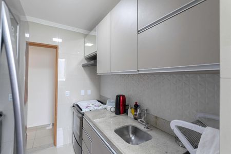 Apartamento à venda com 75m², 3 quartos e 2 vagas Apartamento à venda com 75m², 3 quartos e 2 vagasCozinha e Área de Serviço