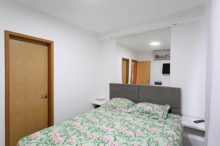 Apartamento à venda com 75m², 3 quartos e 2 vagas Apartamento à venda com 75m², 3 quartos e 2 vagasSuíte