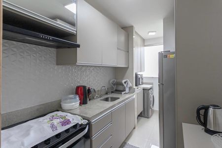 Apartamento à venda com 75m², 3 quartos e 2 vagas Apartamento à venda com 75m², 3 quartos e 2 vagasCozinha e Área de Serviço