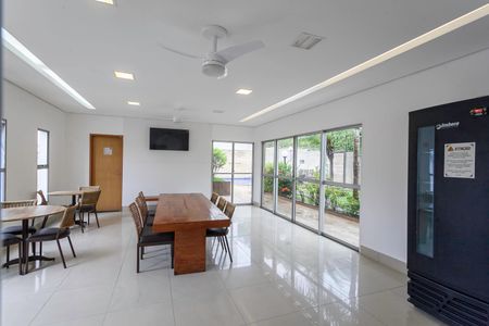 Apartamento à venda com 75m², 3 quartos e 2 vagas Apartamento à venda com 75m², 3 quartos e 2 vagasÁrea comum - Salão de festas