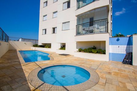 Apartamento à venda com 65m², 2 quartos e 2 vagasÁrea comum - Piscina